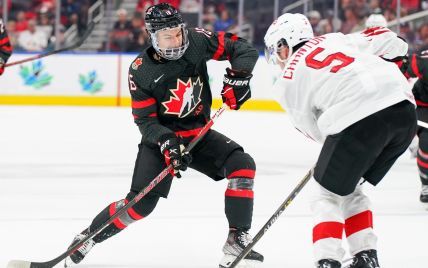Сенсаційний виліт США та шість шайб від Канади: визначилися півфіналісти молодіжного ЧС-2022 з хокею