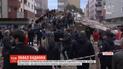 Два человека погибли под завалами жилого дома в Стамбуле