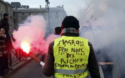 Более 8 тысяч ”желтых жилетов” вышли протестовать во Франции