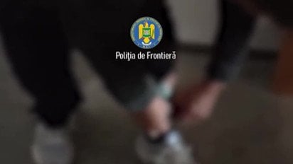 Румунські прикордонники затримали пару українців, які несли на собі $1,4 млн