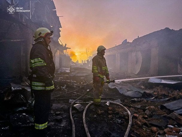 Перші кадри з місця влучання у Білій Церкві / © ДСНС