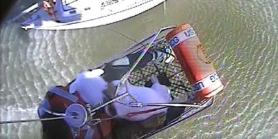 У США берегова охорона визволила з судна, яке сіло на мілину, трьох людей та двох чотирилапих