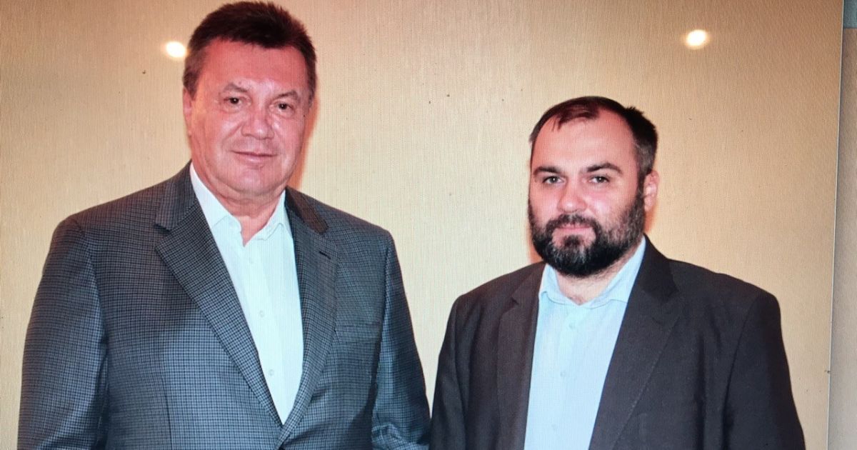Екс-адвокат Януковича зустрівся з підзахисним у Росії і виклав спільне фото