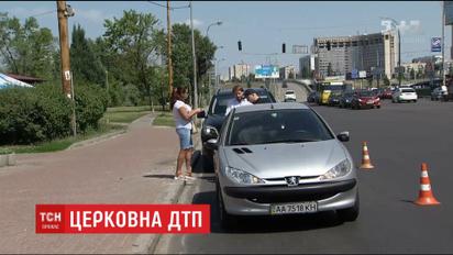 Авто настоятеля Лавры митрополита Павла снова попало в приключение