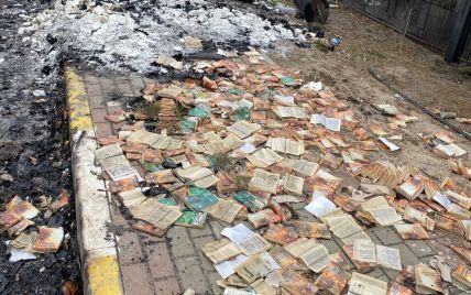 "Слуги сатаны": в Ирпене русские оккупанты сожгли "Библии" и уничтожили здание христианской миссии