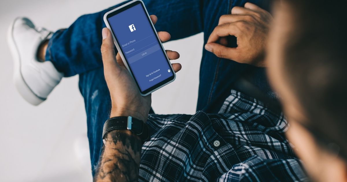 У Facebook і Amazon передумали повертатися до офісів: побоюються "Дельти"