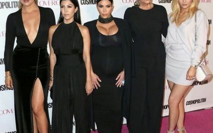 Дамы в черном: семейство Кардашьян на вечеринке Cosmopolitan