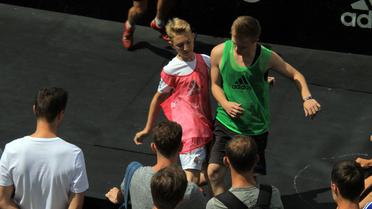 У Києві на НСК Олімпійський презентували нову патріотичну форму Динамо.&nbsp; 
 Фото - Надія Мельниченко, Проспорт