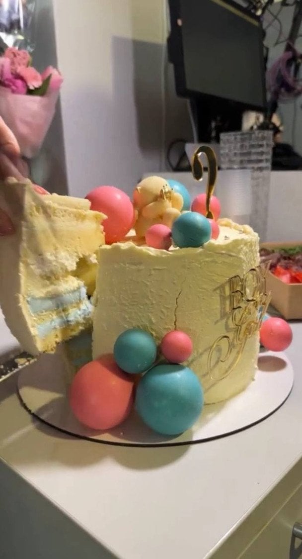 Праздничный торт / © instagram.com/solomiyavitvitska