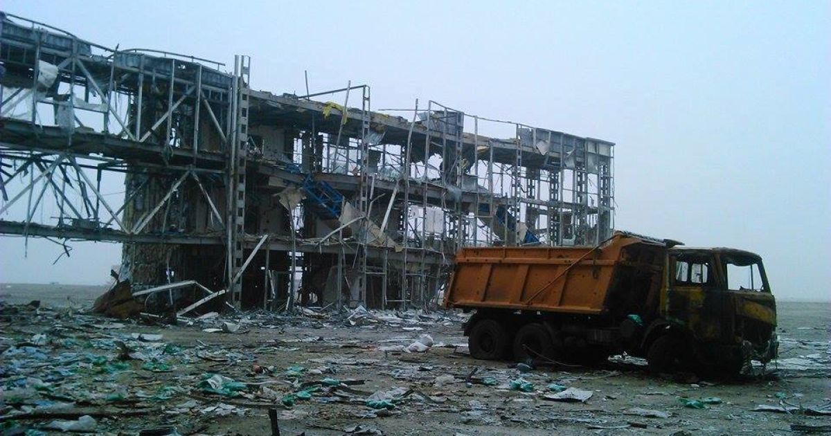 У МЗС РФ запевняють, що аеропорт повинен бути переданий бойовикам згідно з Мінськими домовленостями.