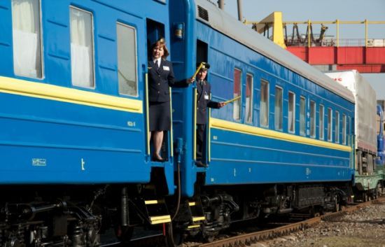 "Укрзалізниця" скасувала кілька приміських потягів: причини