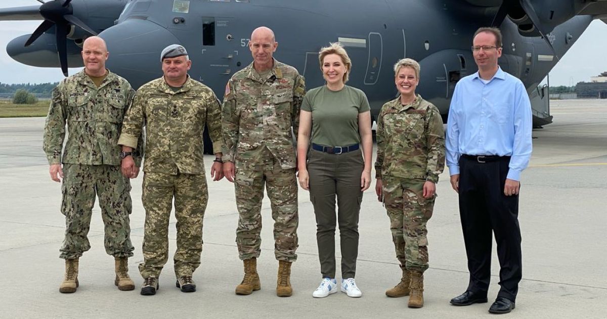 Військово-транспортні літаки Командування спецоперацій США здійснили політ над Києвом: відео
