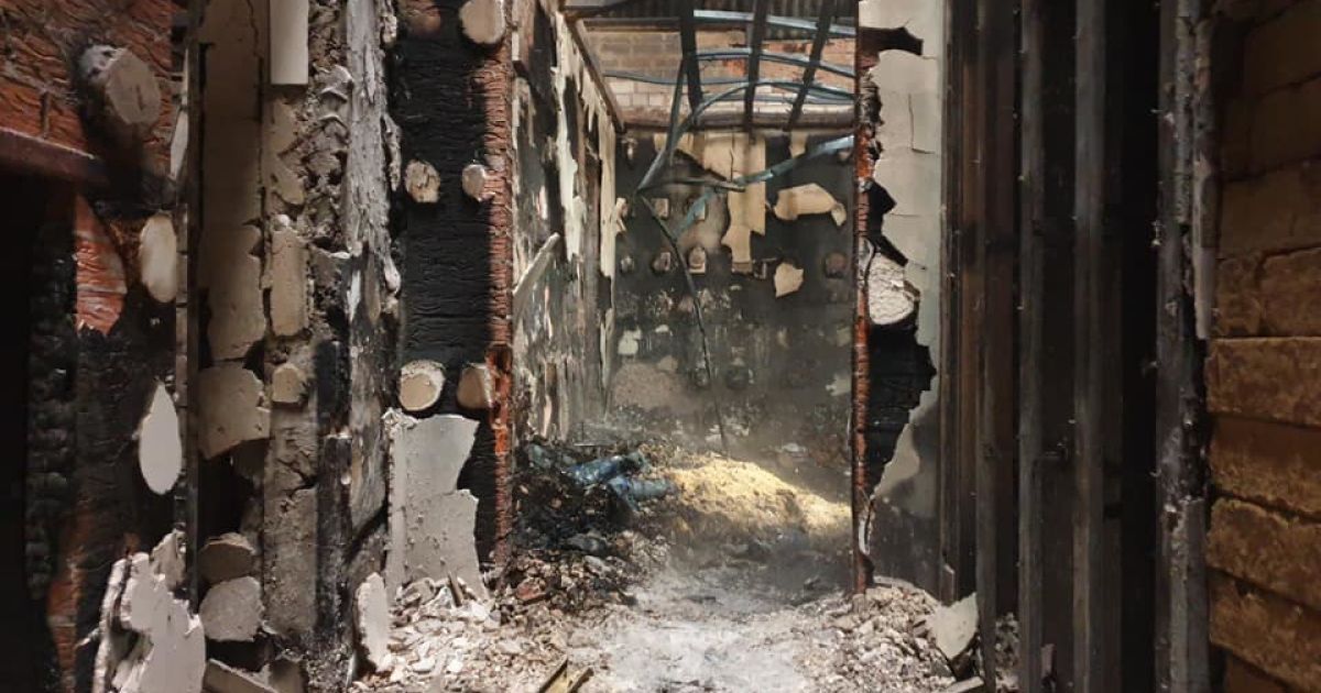 На Донеччині згоріла база парамедиків "Янголів Тайри", постраждав волонтер