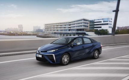 Компания Toyota выводит на рынок Норвегии водородный седан Mirai