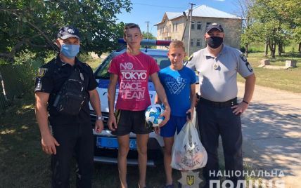 Под Одессой двое подростков нашли пропавшего ребенка: как они помогли ему вернуться домой