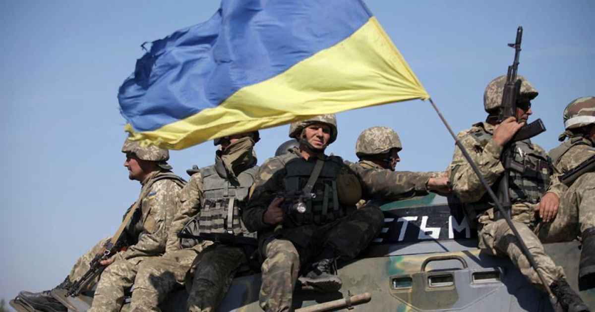 Украинских срочников не будут отправлять в АТО, а контрактникам повысят зарплату