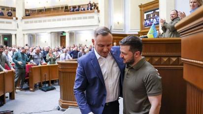 Мы одинаково думаем и защищаем нашу свободу и независимость: Зеленский и Дуда пообщались со СМИ