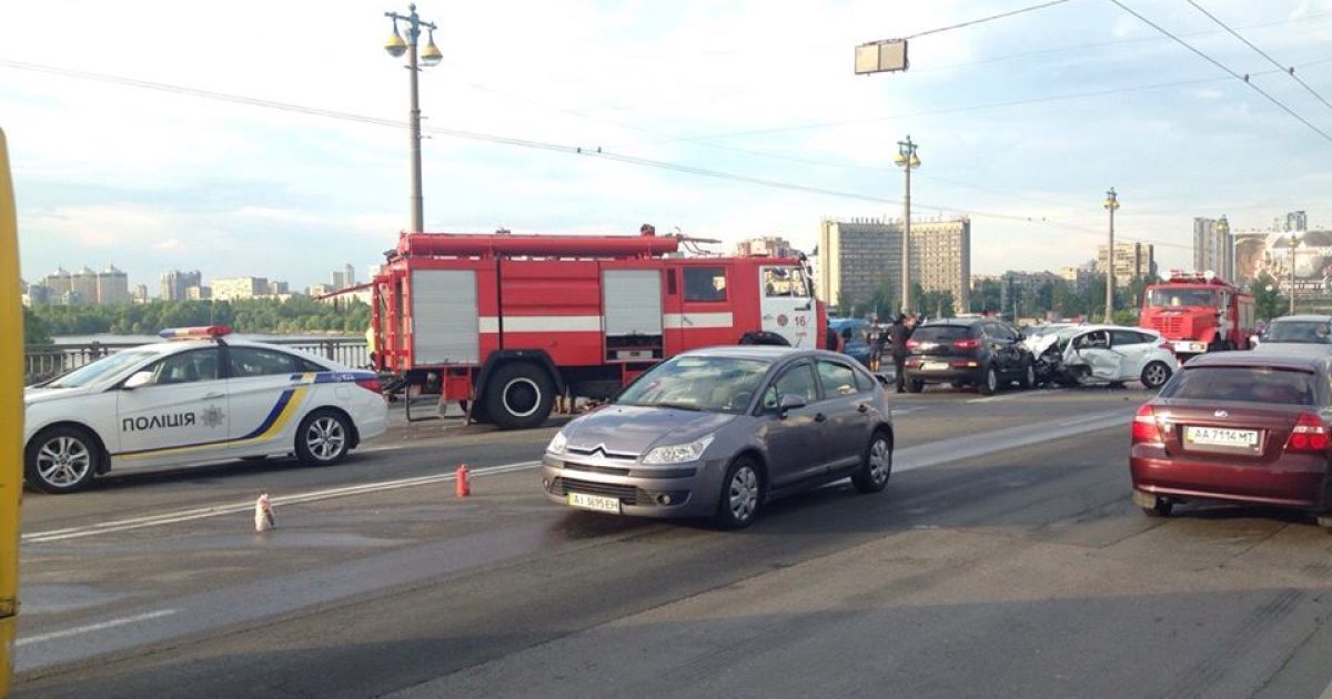 аварія в києві на мосту патона і дарницькій_2 / © ТСН.ua