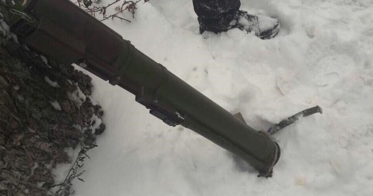 У Черкасах двоє чоловіків розгулювали з гранатометом у сумці