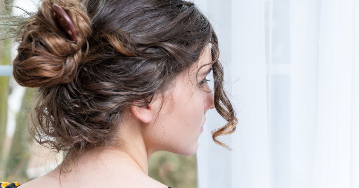 Как сделать красивый пучок менее чем за минуту