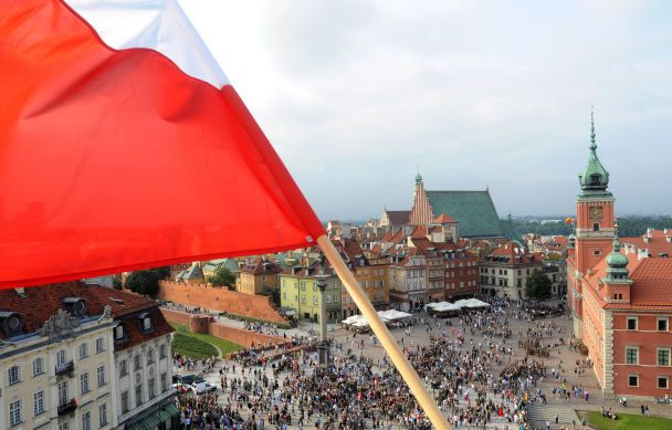 До українців в Польщі звернулися з попередженням: це треба зробити терміново, аби не втратити статус