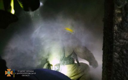 Пытались спасти соседи и медики: под Днепром в страшном пожаре погибла женщина (фото)