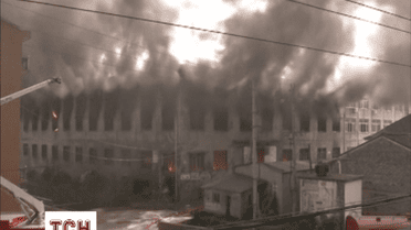 На сході Китаю вигорів вщент завод з виробництва пластмаси