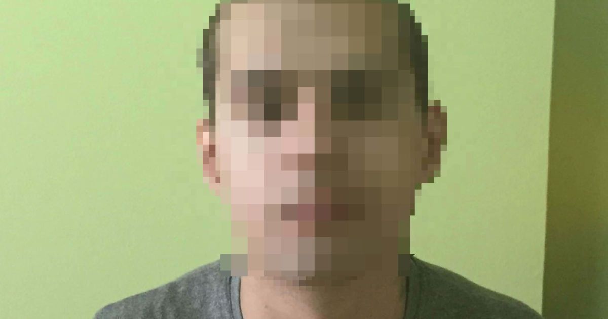 У Києві двоє чоловіків чаркували з незнайомцем. Після сварки вони залишилися без телефонів