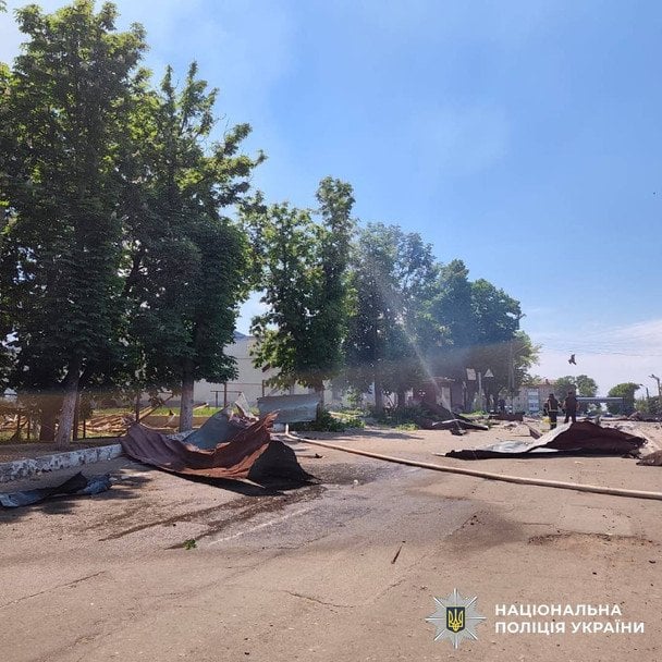 Троє людей отримали поранення від ворожих обстрілів по місту Балаклія. / © Національна поліція України