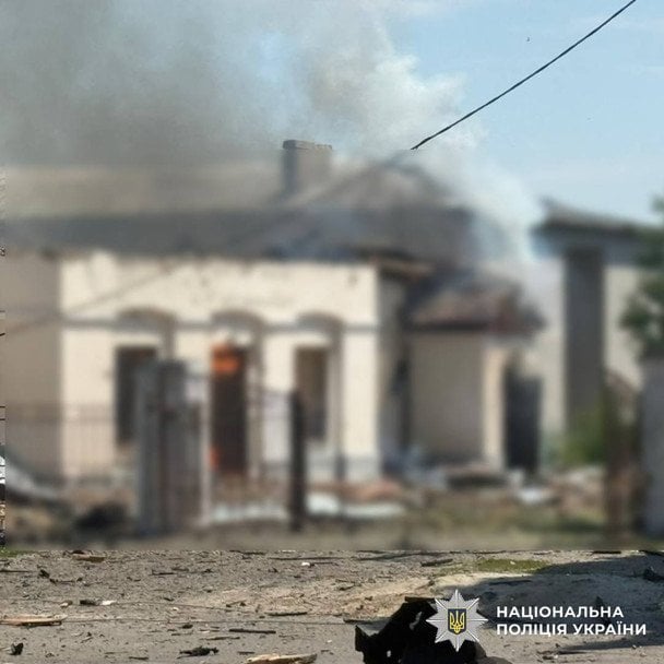 Троє людей отримали поранення від ворожих обстрілів по місту Балаклія. / © Національна поліція України
