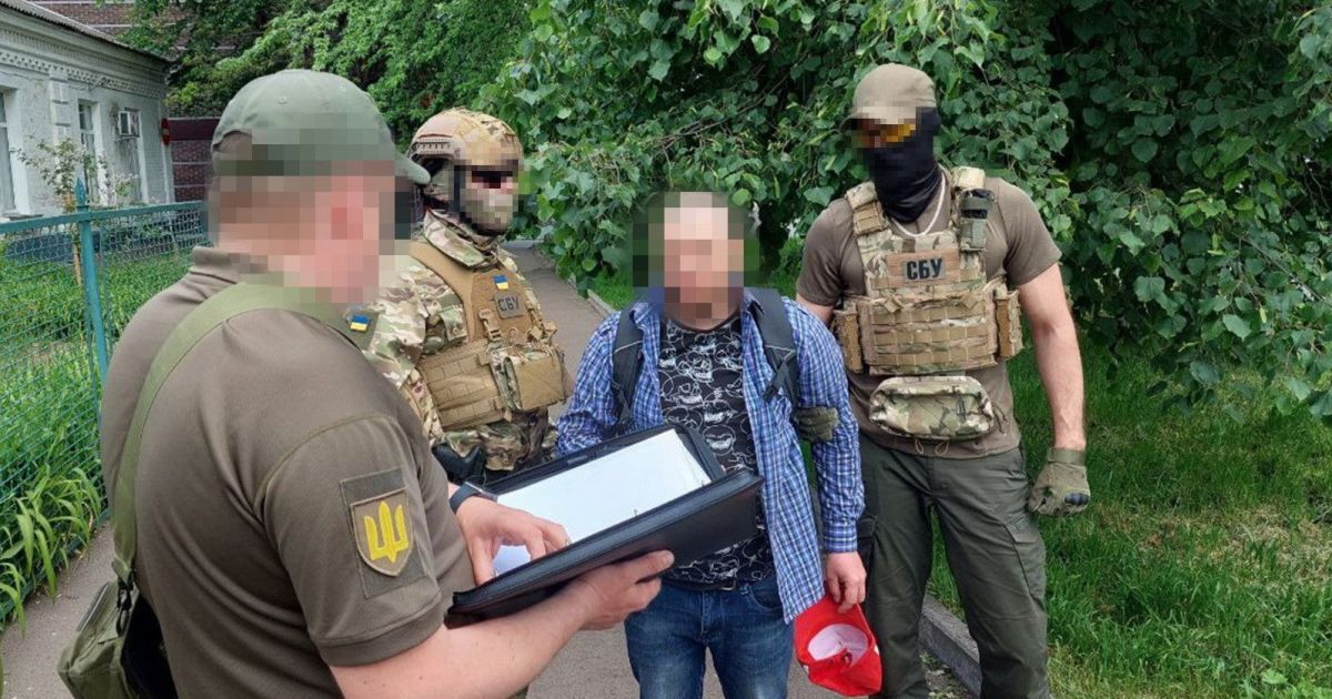 У Черкасах затримали ексвійськового під час коригування удару по місту.