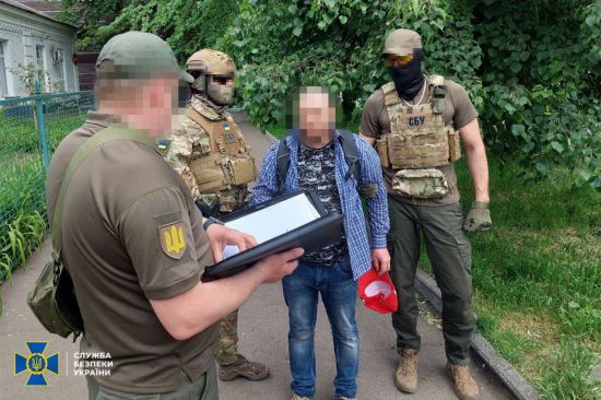 Зловили на "гарячому": у Черкасах затримали ексвійськового під час коригування удару по місту