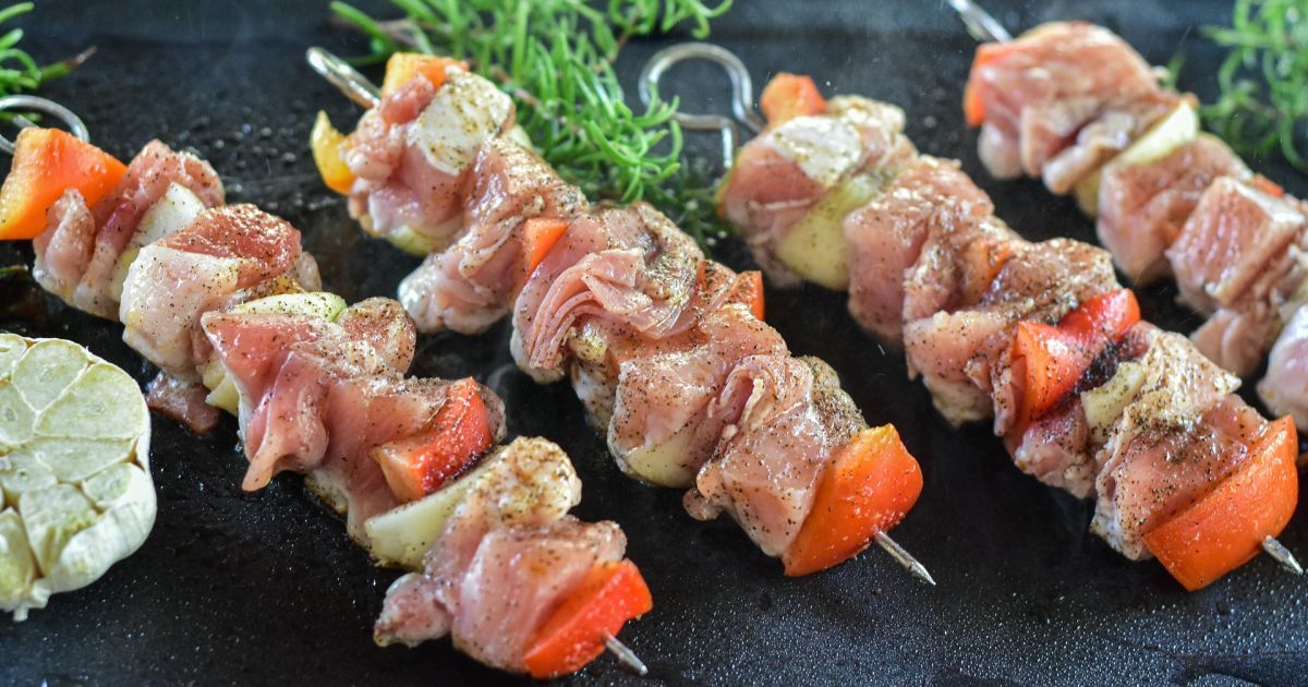 Как выбрать мясо на шашлык: диетологи рекомендуют