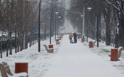 У КМДА розповіли, скільки комунальників звільняли Київ від снігу вночі