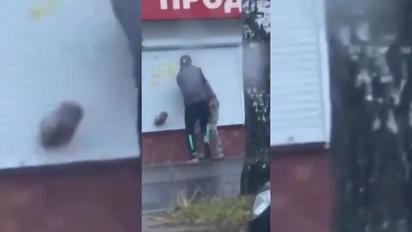 В Житомире неизвестный избил сотрудника ТЦК