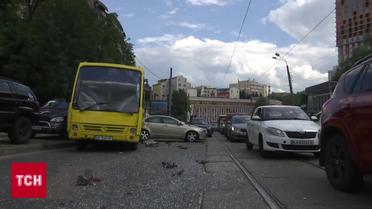 На шаленій швидкості таранив авто! Карколомна аварія трамваюу Києві