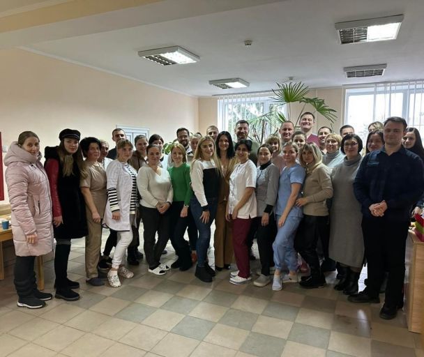 Колектив диспансеру / Фото: Луганський обласний клінічний онкологічний диспансер