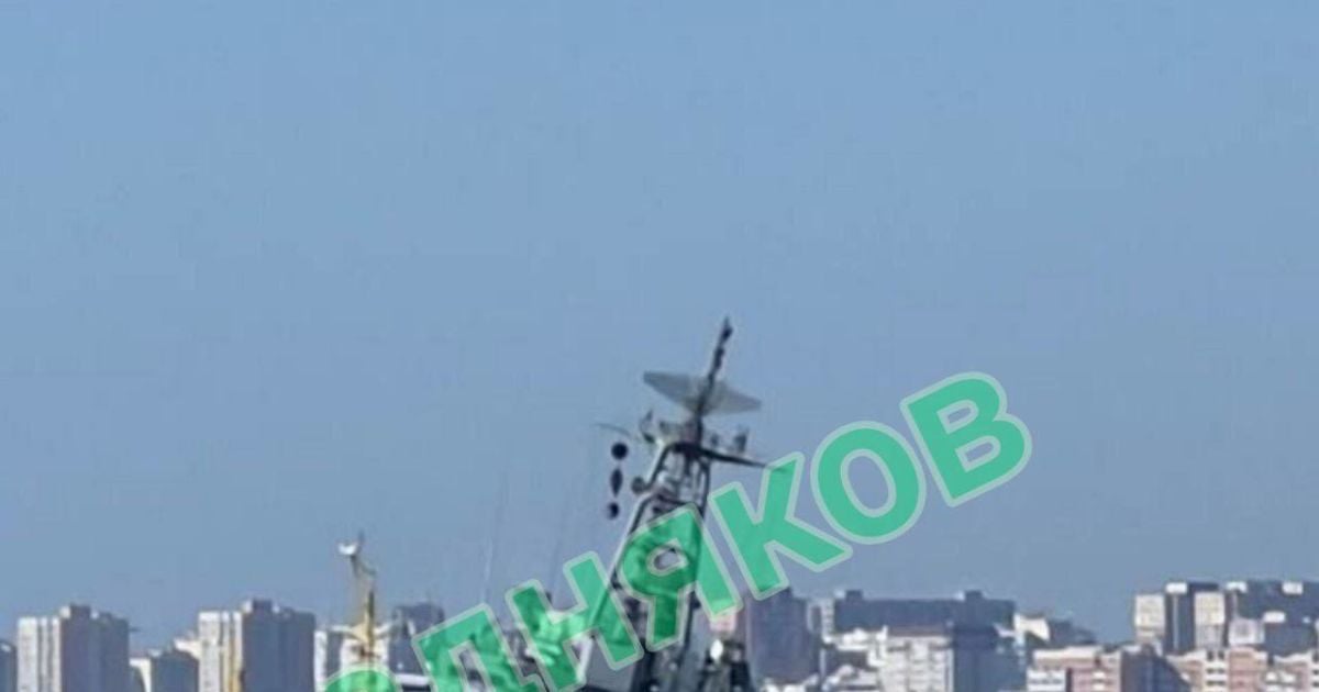 В Новороссийске перевернулся большой десантный корабль