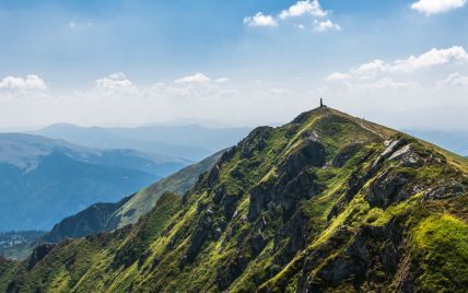 10 найвищих карпатських гір із неймовірними панорамами, які варто побачити