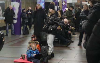 Четыре станции киевского метро закрыты на вход и выход