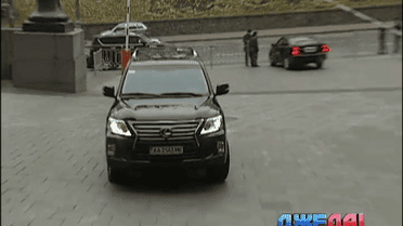 Владельцы дорогих автомобилей ищут способы избежать нового налога