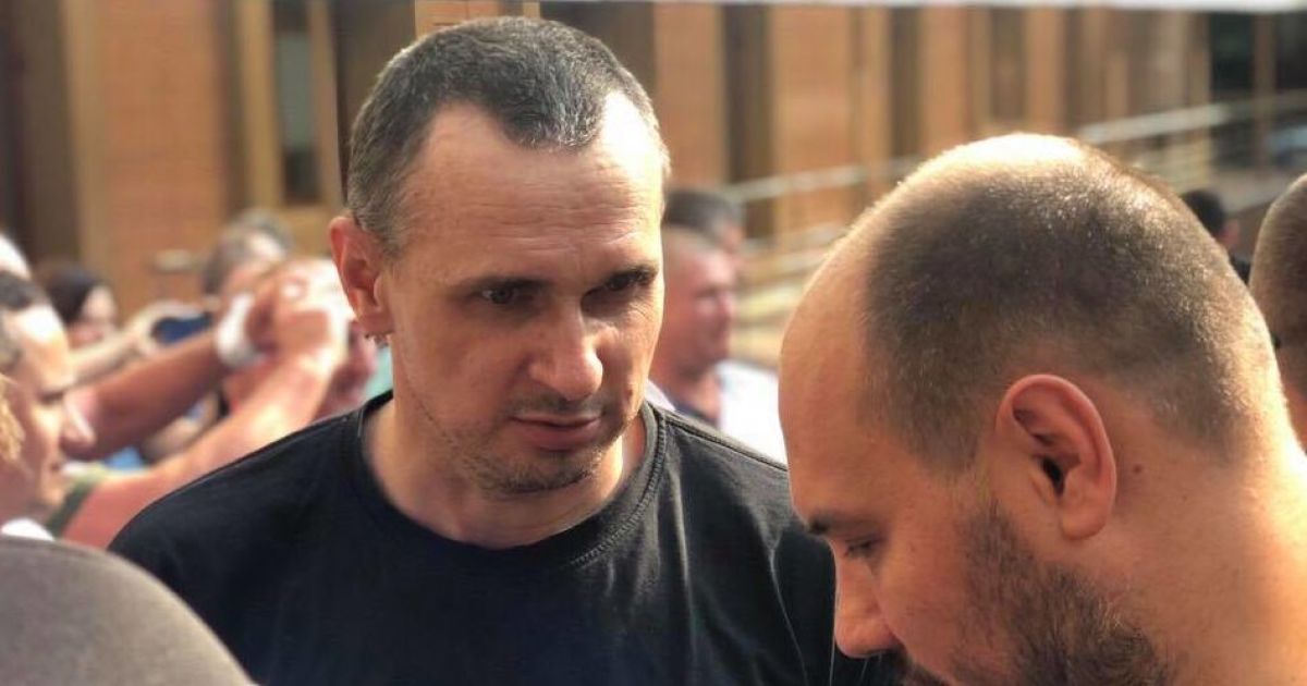 Сенцов поїхав з лікарні та пообіцяв невдовзі повернутись до фейсбуку