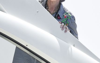 Відпочиває на Майорці: 79-річна королева Софія була зображена на яхті