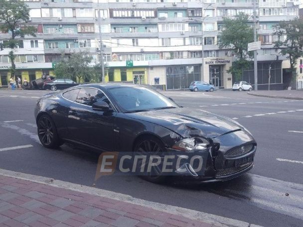 У Києві на Печерську зіткнулися Jaguar та Volkswagen / © Вартові.Еспресо
