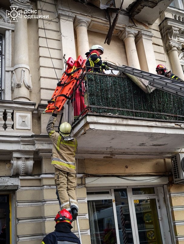 В Одесі обвалився балкон / © ДСНС