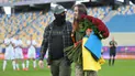 Військовий зробив пропозицію бойовій медикині / Фото: ФК «Шахтар»