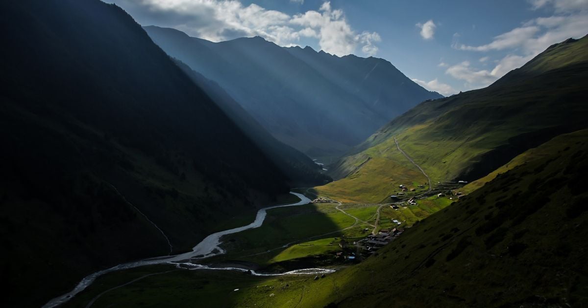 У МЗС розповіли про евакуацію українців, які потрапили під каменепад у горах Північної Осетії