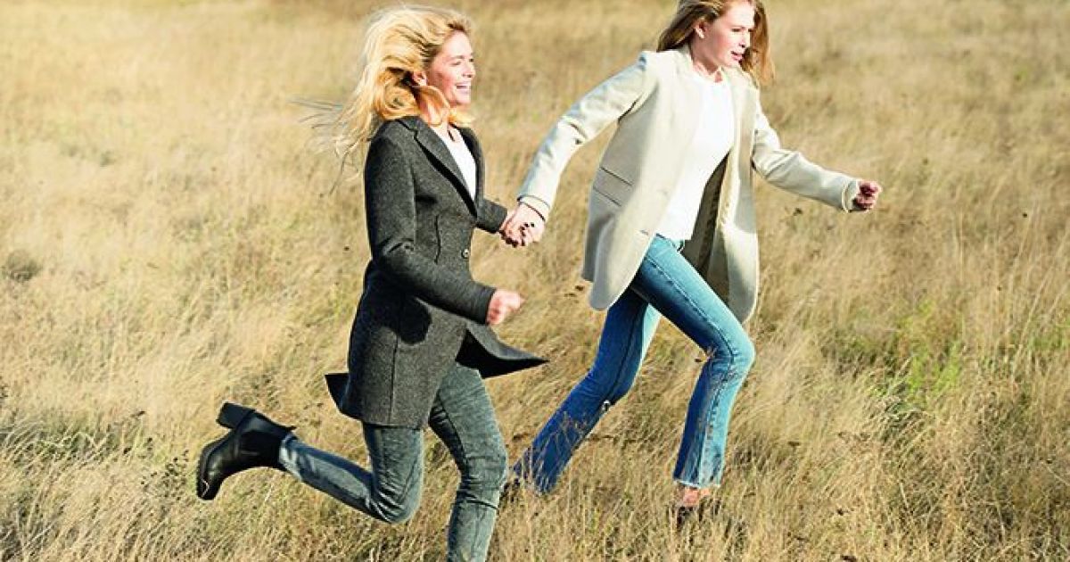 Брежнева снялась в фотосете с дочкой / © ok-magazine.ru