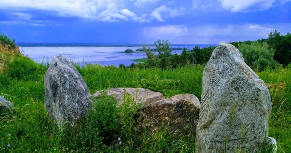 Карантин на велосипеді: де в Київській області побачити унікальну природу та фамільний палац