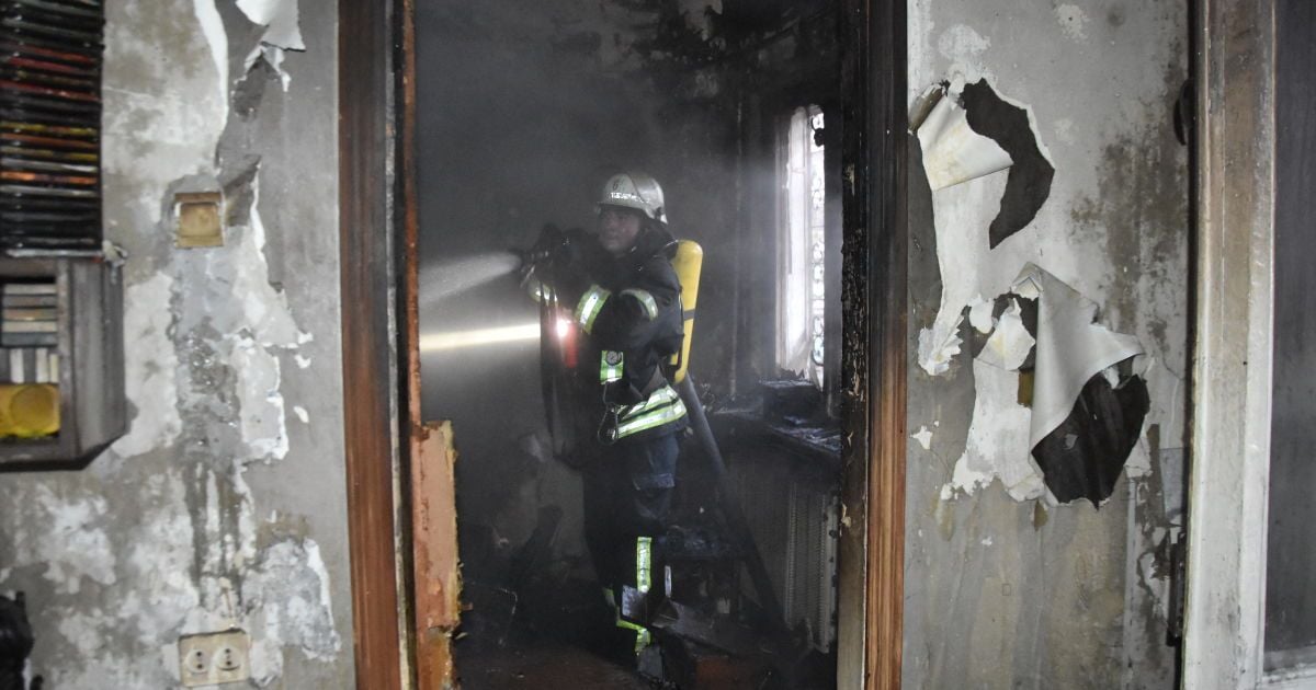 В Одесі сталася пожежа у будинку: рятувальники знайшли тіла загиблих (фото)